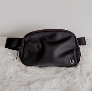Lululemon Everywhere Belt Bag, Black